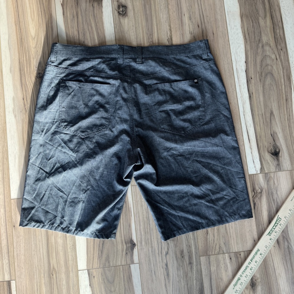Travis Mathew Gray Golf Shorts Mens 36‎ Stretch Quick Dry Outdoor Athletic - Picture 6 of 7